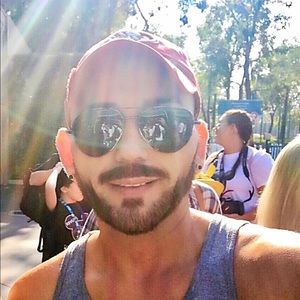 Meet your Posher, Cristian